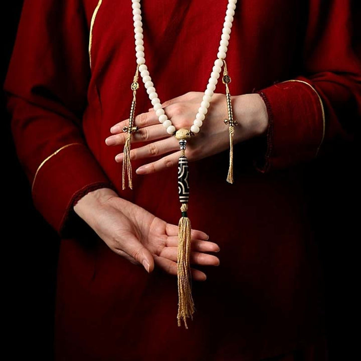 Mala Achat Bodhi Wohlstand weiße Perlen goldene Quaste Hände