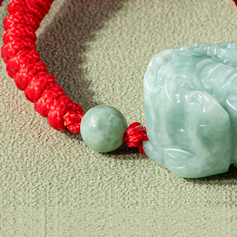 Jade Pixiu Armband mit roten Perlen Schutzstein Naturstein elastisch