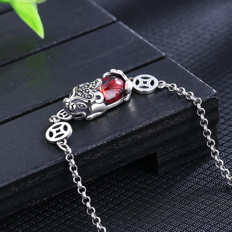 Silbernes Pixiu Armband mit rotem Stein Wohlstand Energie Glücksbringer