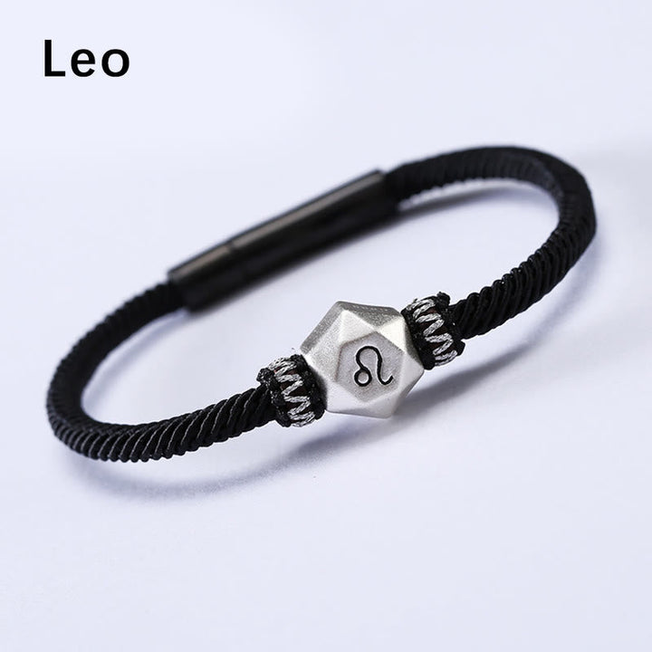 Schwarzes Armband mit Leo Sternzeichen Anhänger aus Silber elegant.