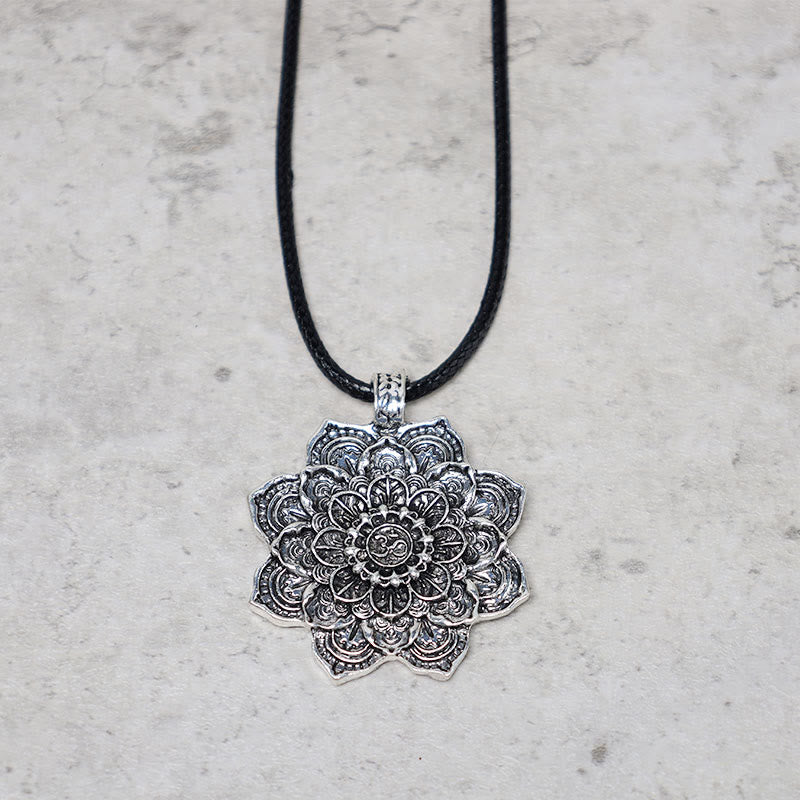 Kette Stein Lotus – Bild 4 – Silberne Lotus Blüte Kette mit schwarzem Cord Halskette Anhänger