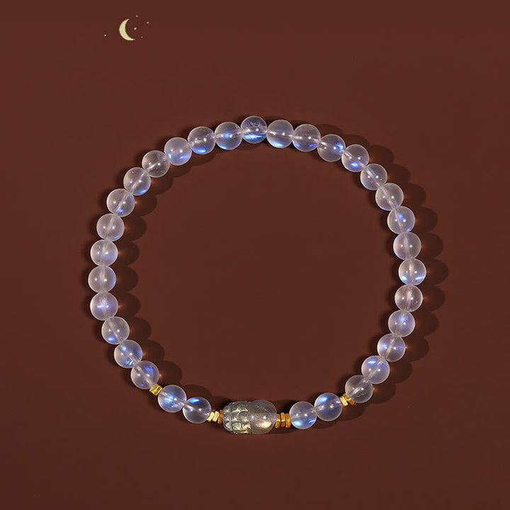 Mondstein Armband mit Pixiu Charm, transparent schimmernd, Mondlicht.
