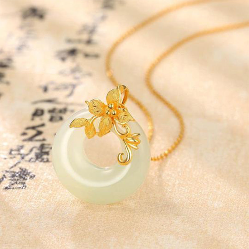 Elegante Jade Kette Blüte Gold Anhänger Naturstein Schmuck