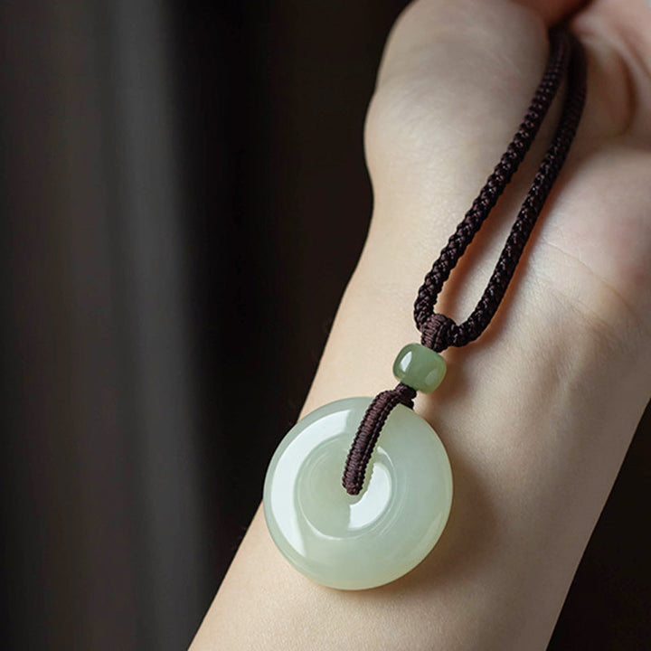 grüne Jade Kette Anhänger Friedensschnalle Glück
