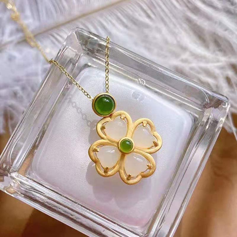 Kette Jade Kleeblatt – Wohlstand & Klarheit – Bild 9 – Kette Jade Kleeblatt – Wohlstand & Klarheit Goldener Anhänger Naturstein