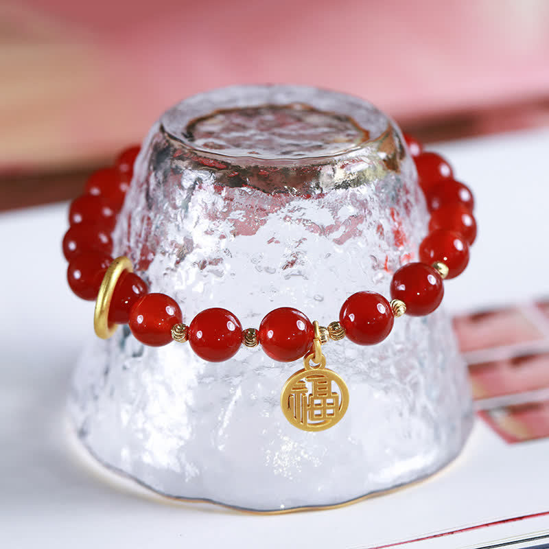 Armband Roter Achat – Segen mit goldenem Anhänger elastisch