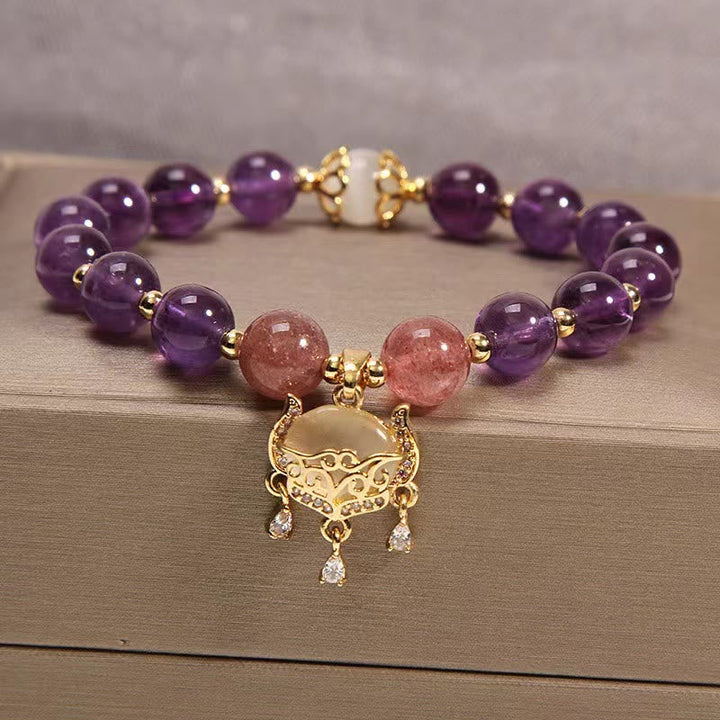 Armband Erdbeerquarz Amethyst Katze lila Perlen goldene Verschlüsse elegant