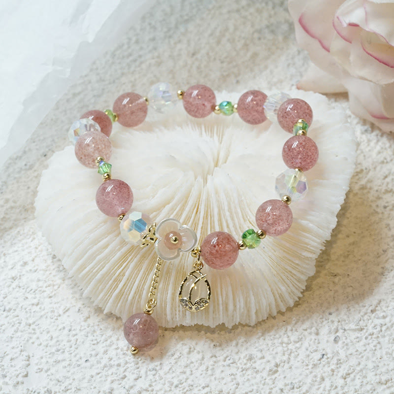 Armband Erdbeerquarz Fluorit Heilung mit Blütenanhänger elegantes Design