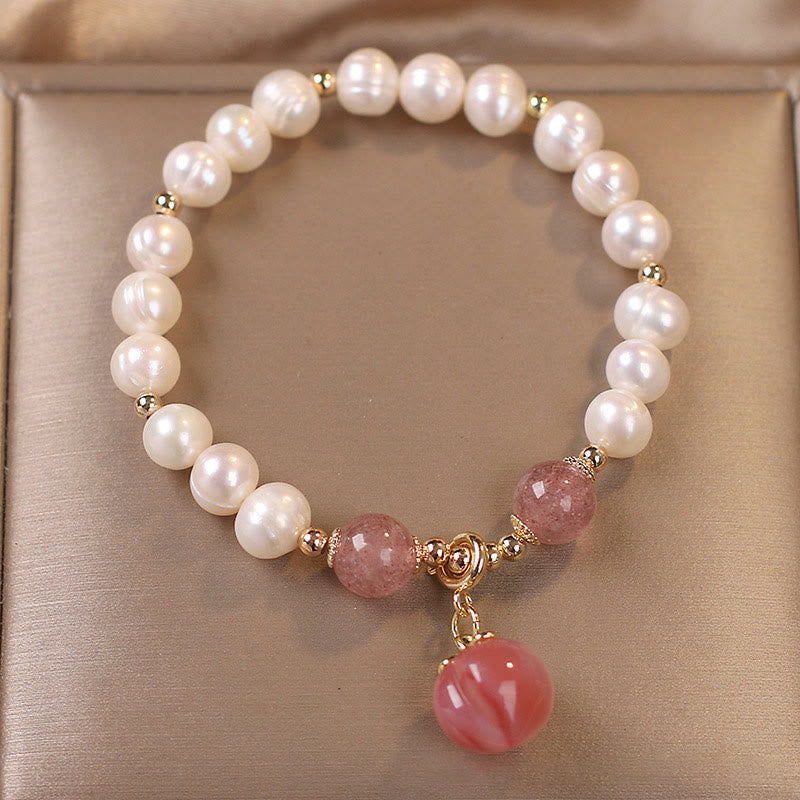 Armband Erdbeerquarz Perle – Liebe mit weißen Perlen und rosa Anhänger