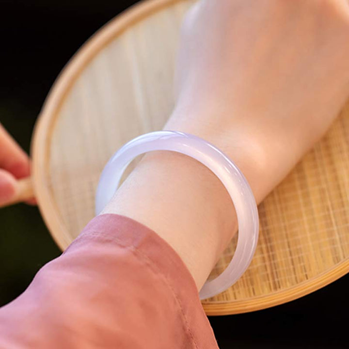 Armband – Harmonie Rosenquarz elastisches Armband am Handgelenk getragen