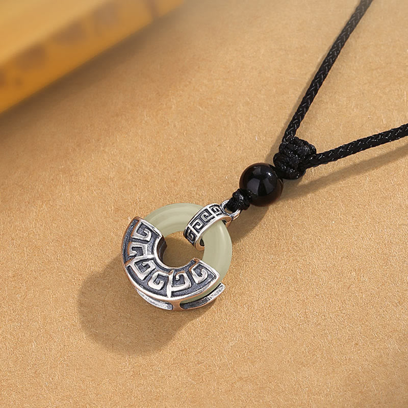Jade Anhänger Friedensschnalle Schwarze Kordelkette Glücksbringer