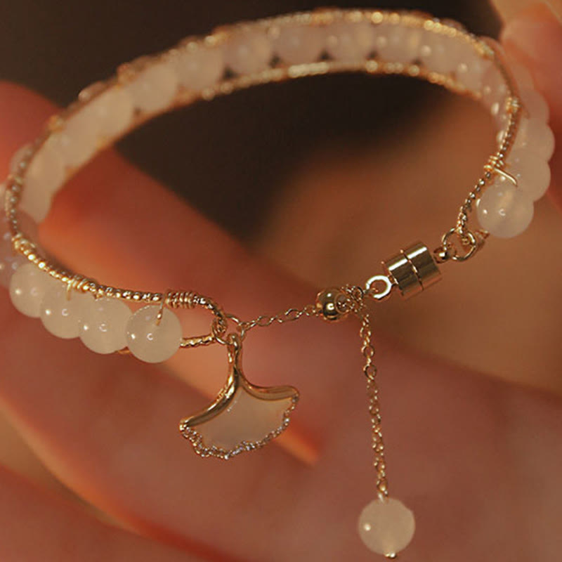 Jade Ginkgo Blatt Armband Glück Goldkette Handgelenk elegant getragen
