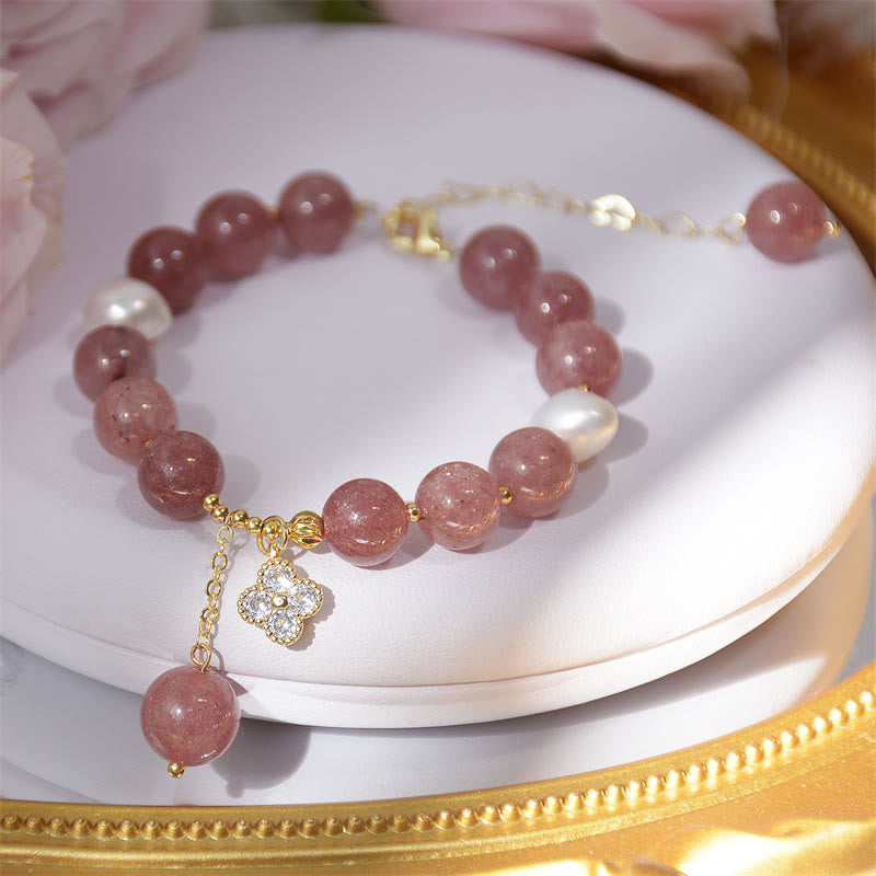 Armband Erdbeerquarz Perle Kleeblatt elegantes Design Naturstein rosa