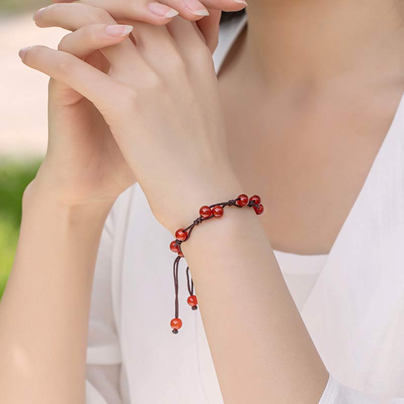 Armband Roter Achat Zinnober – Ruhe am Handgelenk getragen elastisch