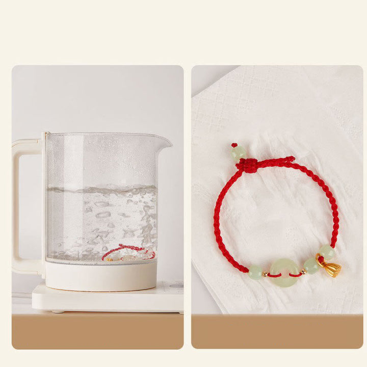 Rotes Armband Jade Lotus mit grünen Steinen Flachlage Schmuck