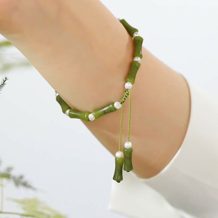 Armband Bambus – Liebe & Frieden grünes Naturstein Perlen elegant getragen