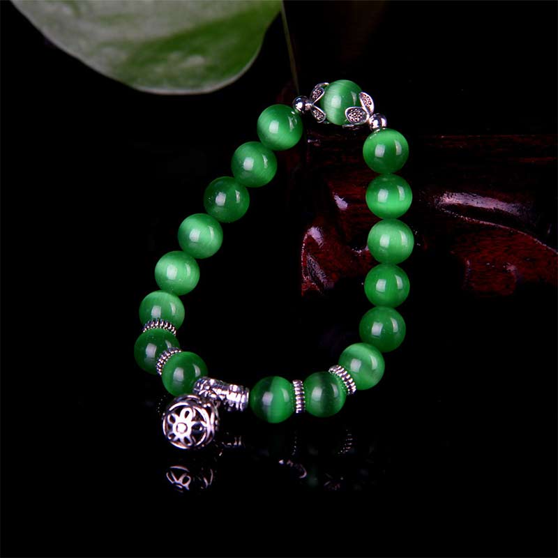 Grünes Jade Armband mit silbernen Perlen und Anhänger Glück