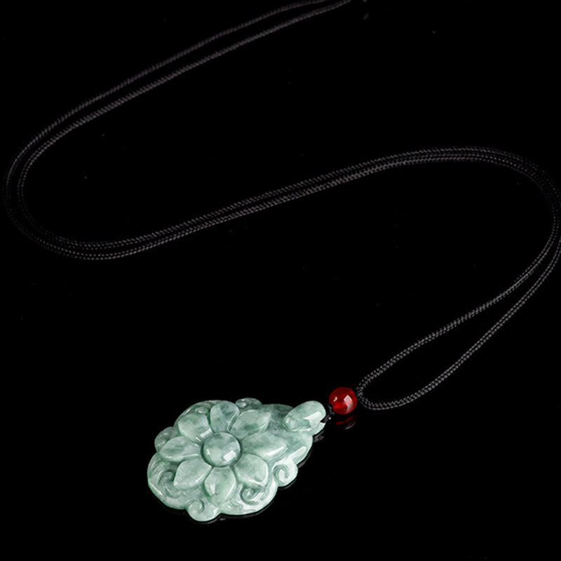 Grüne jade anhänger blüte cord