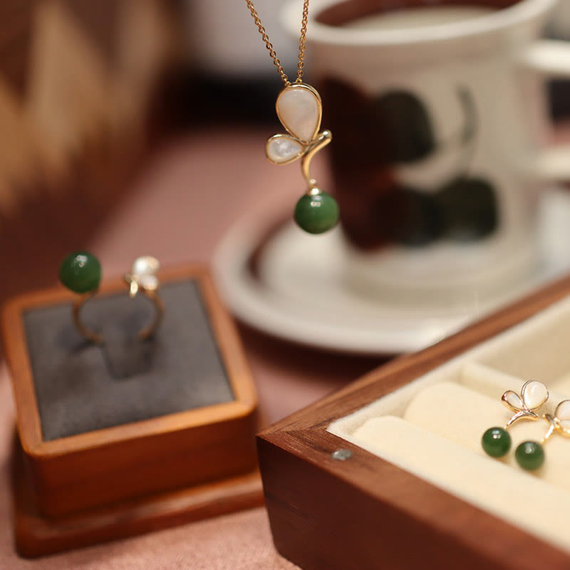 Jade Anhänger Schmetterling Kette Gold Stein