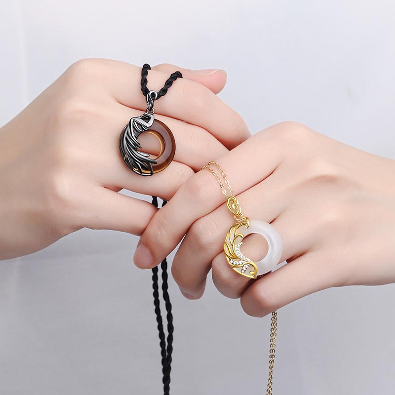 Kette Obsidian Chalcedon Lotus – Echter Naturstein – Obsidian Chalcedon Lotus Kette Anhänger schwarzer Naturstein elegant getragen
