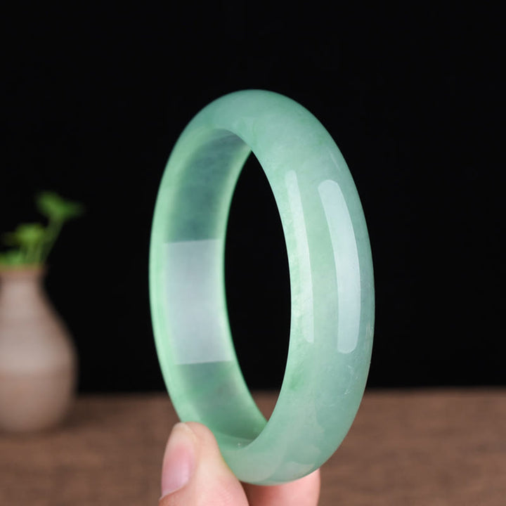 Jadegrünes Armband Jade Glück Heilung Segen Naturstein elegant glänzend