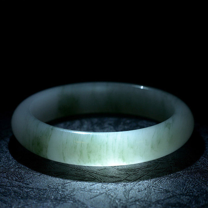 Jade Armband Glück Heilung Harmonie helles Grün poliert elegant klassisch.
