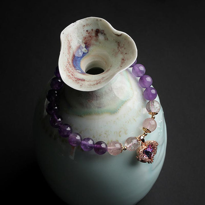 Armband Erdbeerquarz Amethyst – Glück mit Anhänger elegant.