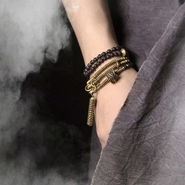 Armband Kupfer – Heilung mit Perlen und Quasten am Handgelenk