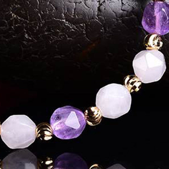 Armband Amethyst Pixiu – Glück mit weißen Mondsteinen elegant.