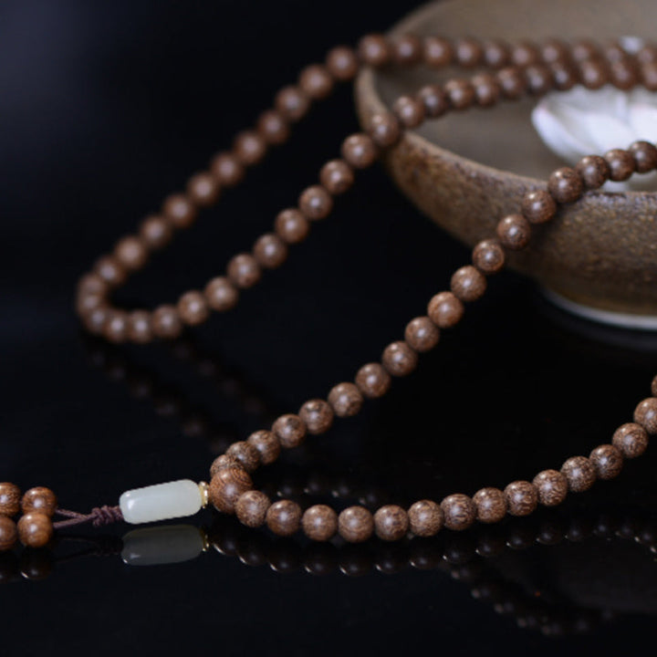 Mala 108 Perlen Rosenholz mit Jade Anhänger Meditation Schmuck