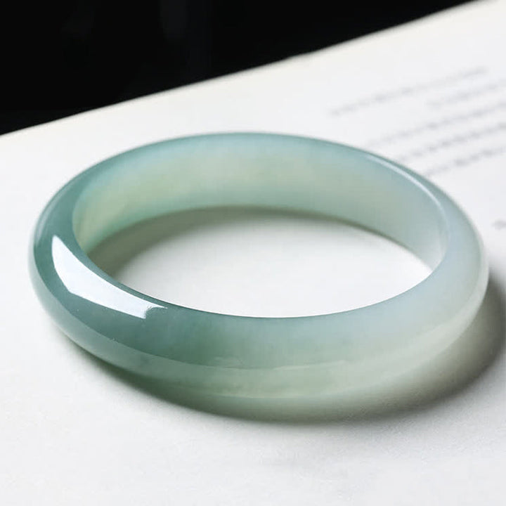 Jade Armband in zartem Grün poliert glänzend Naturstein