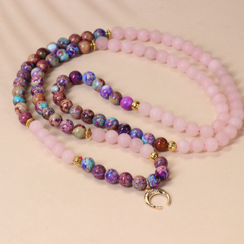 Mala 108 Rosenquarz Perlen flach arrangiert rosa Naturstein Heilung Balance Schmuck