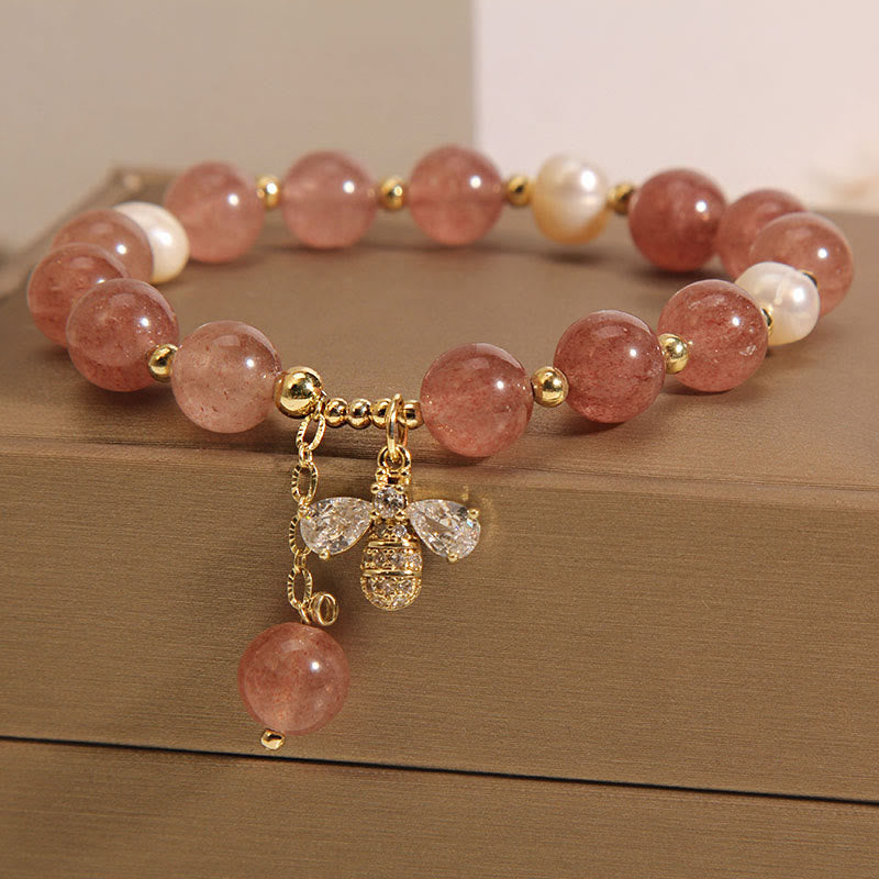 Armband Erdbeerquarz Perle Gold Biene Charm elegant rosa
