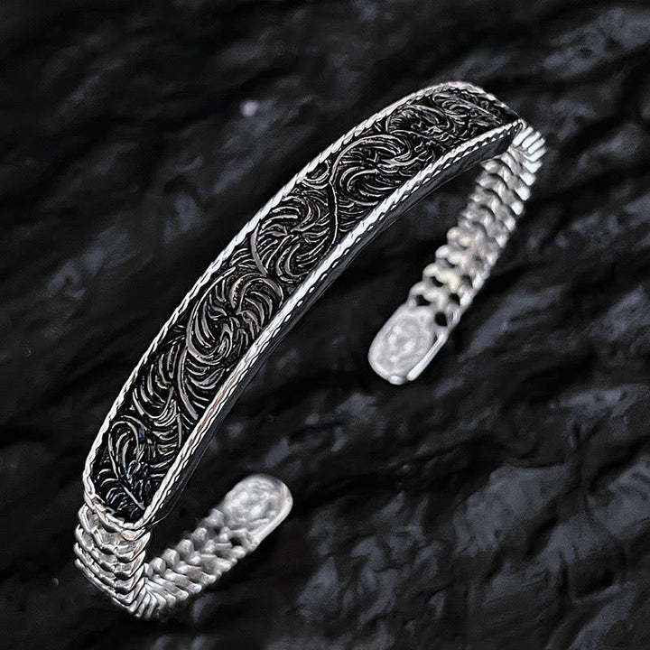 Silbernes Armband Tang Dynastie Glück mit Gravur getragen