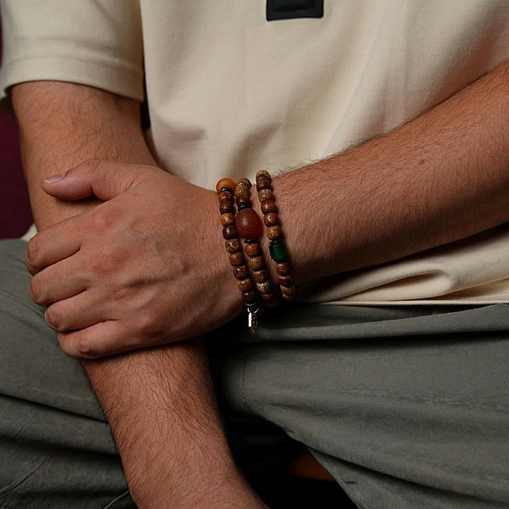 Armband Achat Bodhi – Wohlstand braune Perlen elastisch am Handgelenk getragen