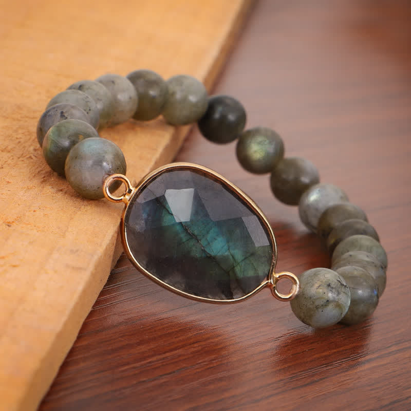Armband Labradorit Mondstein grüner Stein mit Kupferfassung Nahaufnahme