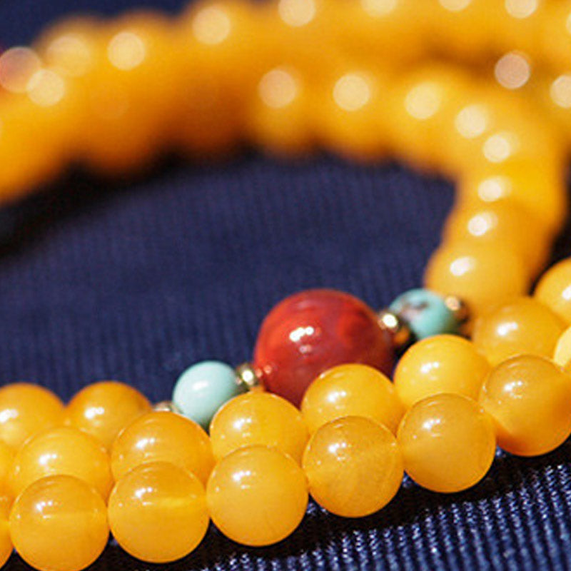 Gelbes Edelstein Armband – Heilung & Balance & Energie getragen