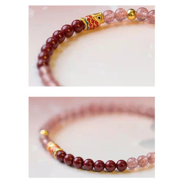 Armband Erdbeerquarz Zinnober Koi Fisch elastisch Naturstein Handgelenk getragen