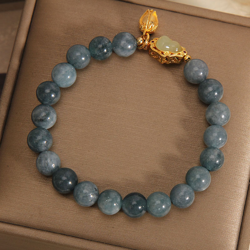 Jade Armband mit goldener Kürbis-Anhänger, graugrüne Perlen, Glück.