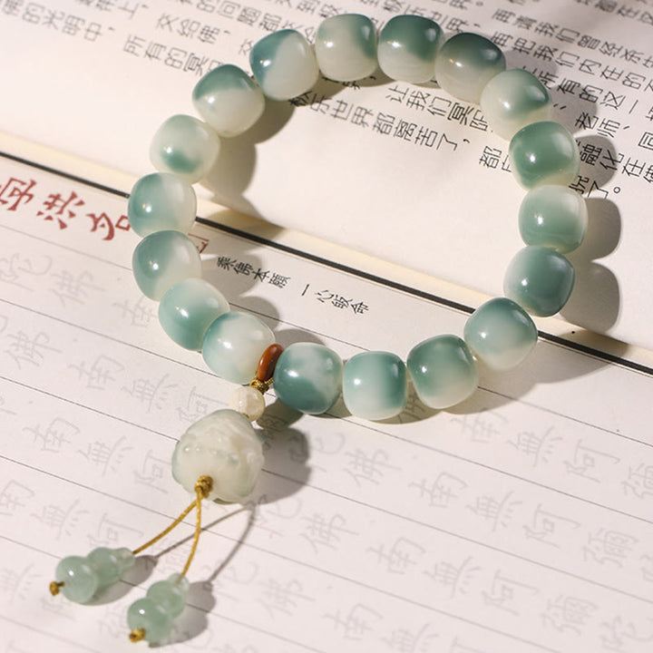Jadeit Armband mit Perlen Anhänger auf chinesischem Papier