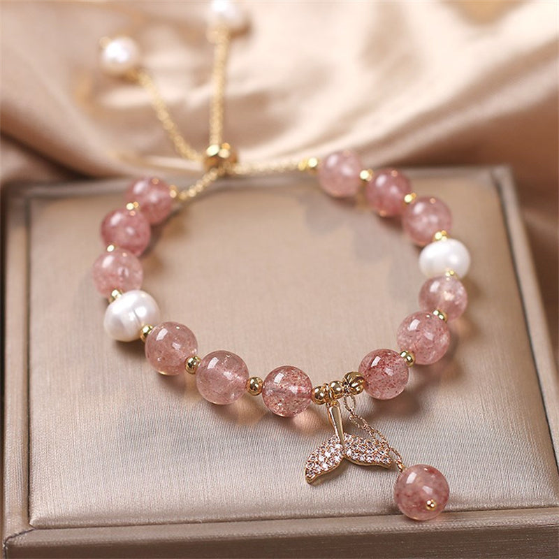 Armband Erdbeerquarz mit Perlen und Seestern Anhänger elegant.