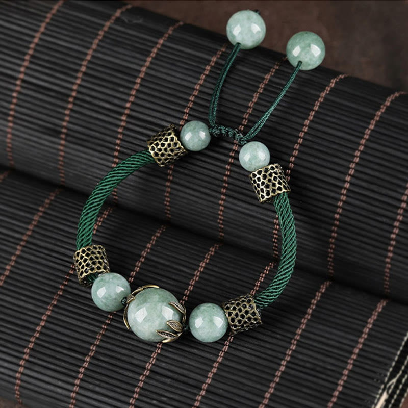 Armband Jade Grün Geflochten – Glück & Wohlstand mit Natursteinen elegant.