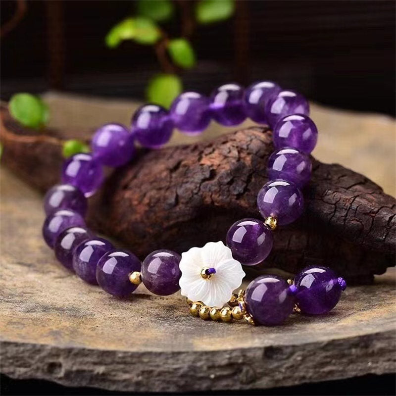 Armband Amethyst Kristall – Heilung lila Perlen Weiß Blüte Gold