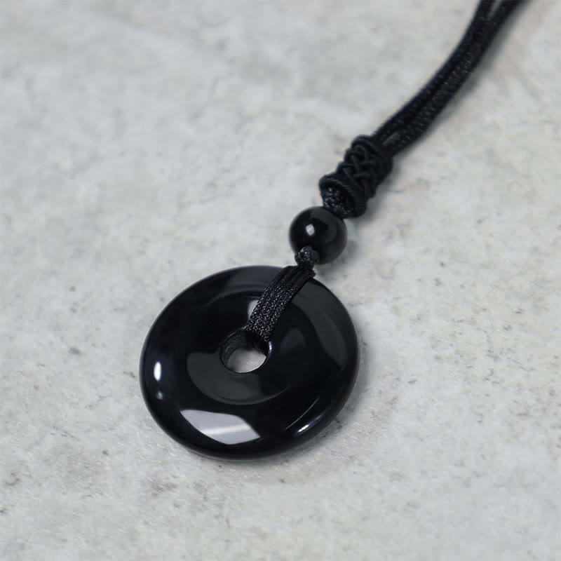 Schwarze Jade Kette Münz-Anhänger Naturstein elegant minimalistisch