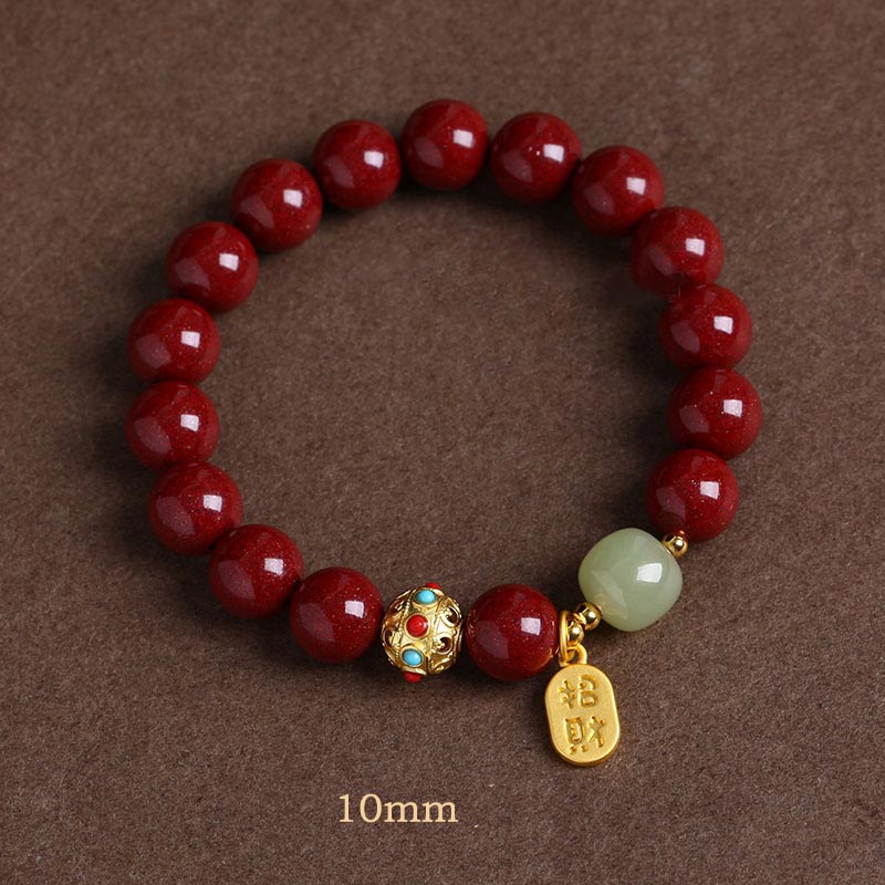 Rotes Granat Armband mit grünem Aventurin Anhänger Nahaufnahme flach