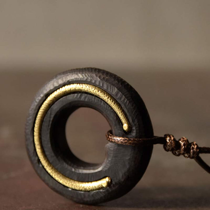 Ebenholz Zen Kreis – Gelassenheit & Frieden – Bild 14 – Ebenholz Zen Kreis schwarzer Anhänger mit goldenem Akzent Naturstein