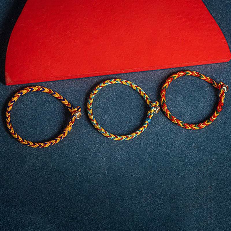 Drei mehrfarbige Armbänder Flachlage Baumwolle geflochten Armband Mehrfarbig – Schutz & Glück fürs ganze Jahr