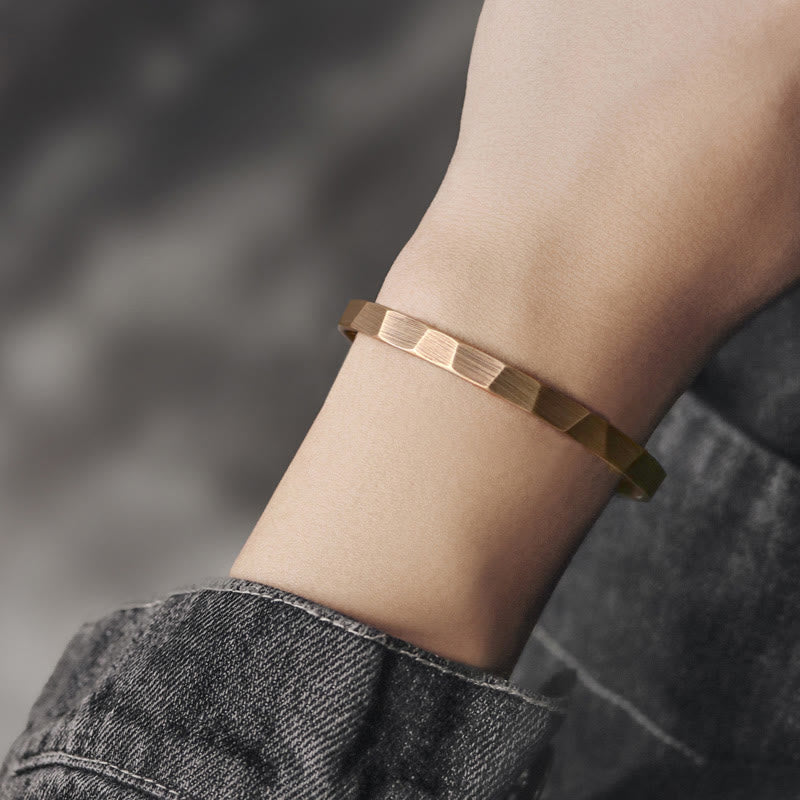 Armband Kupfer – Wohlstand Balance am Handgelenk getragen elegantes Design