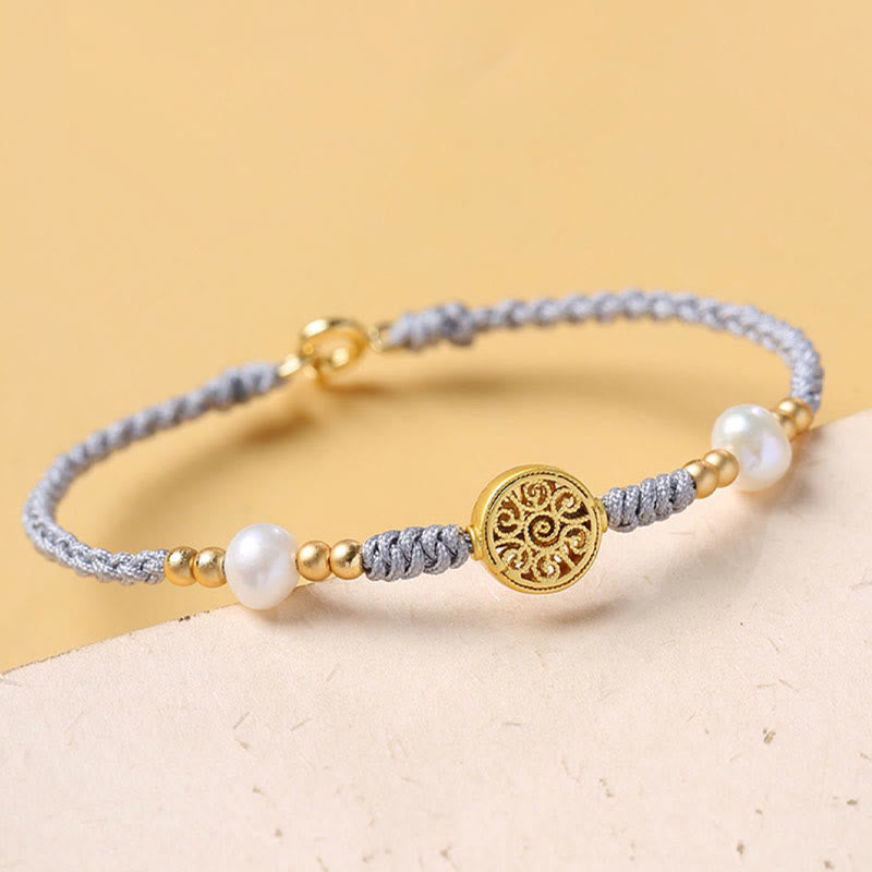 Armband Kupfer Perle – Glück grau weiß elegant getragen