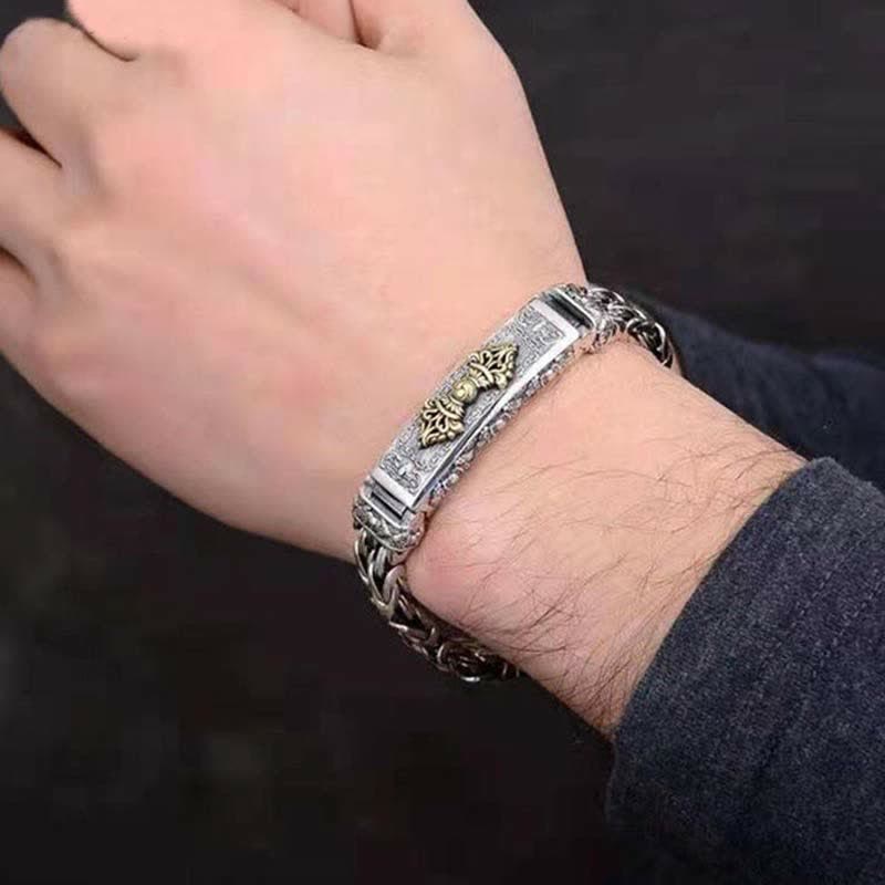 Silbernes Vajra Dorje Armband am Handgelenk getragen elegantes Design